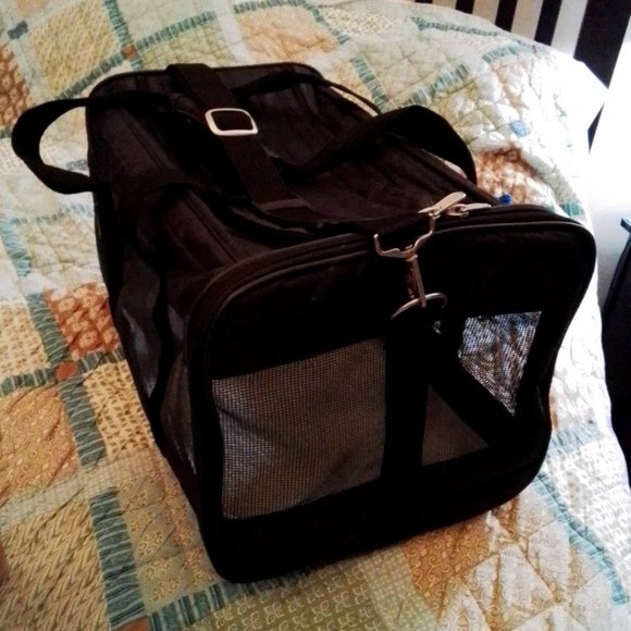 Sherpa Original Deluxe Pet Carrier - Picture 1 of 7
